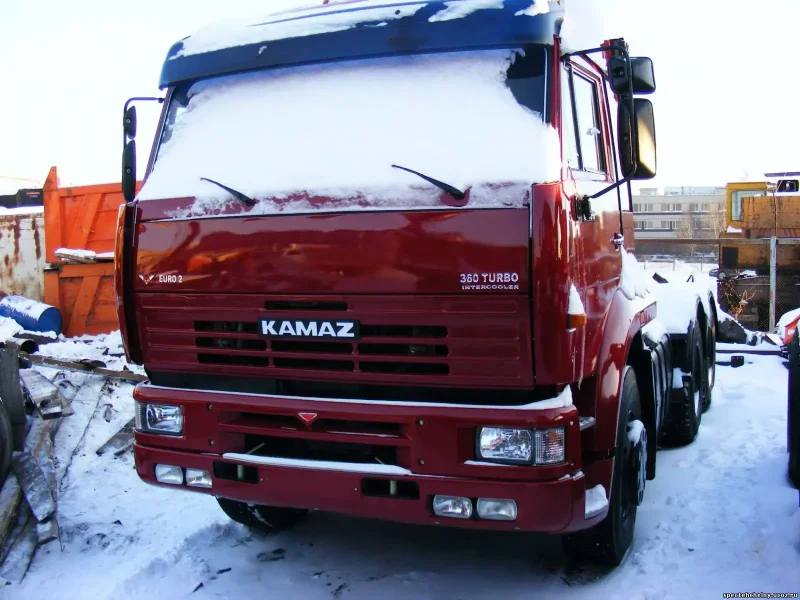 Красный КАМАЗ седельный тягач 6460
