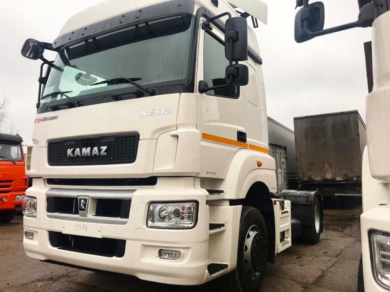 КАМАЗ 5490 6×2