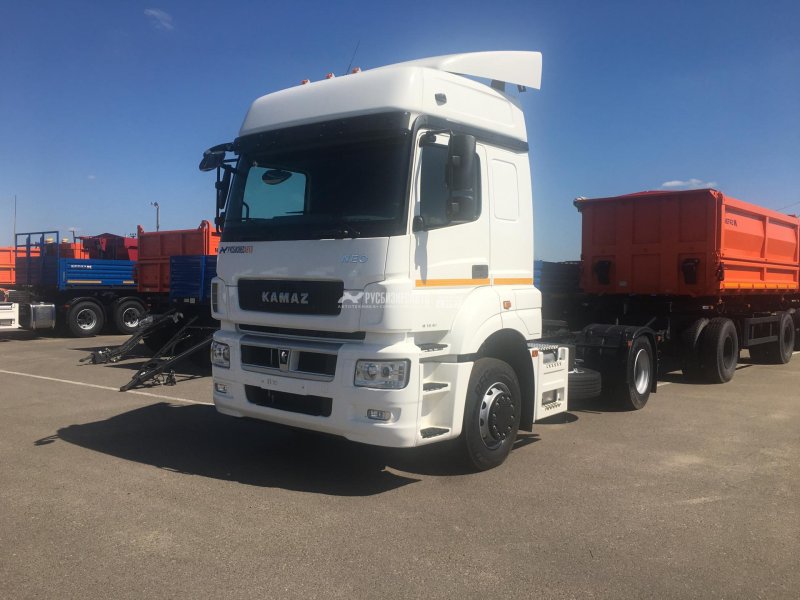 Седельный тягач КАМАЗ 5490