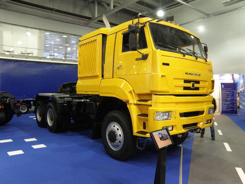 КАМАЗ 65226 тягач