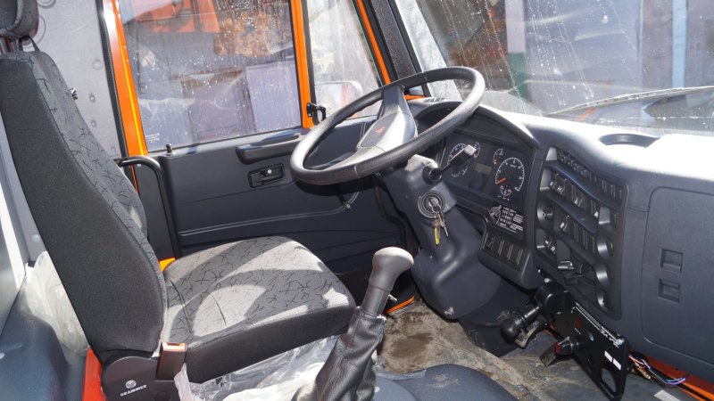 КАМАЗ 6520 салон кабины