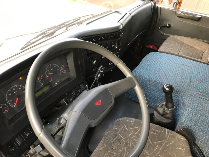 КАМАЗ 65115 салон кабины