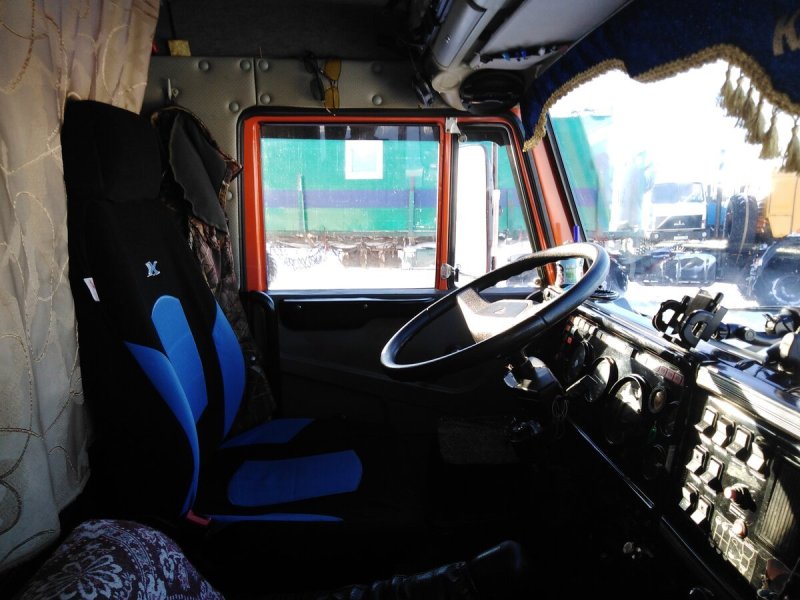 КАМАЗ 65115 самосвал салон