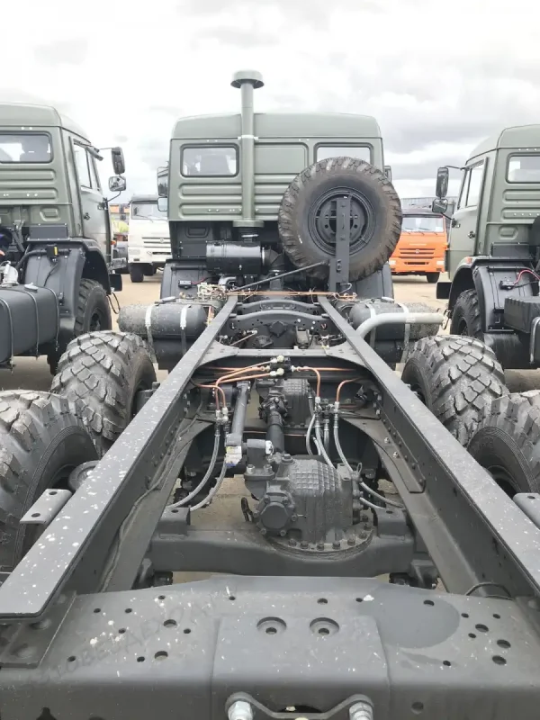 КАМАЗ 5350 снизу