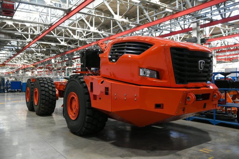 Тягач КАМАЗ-65209