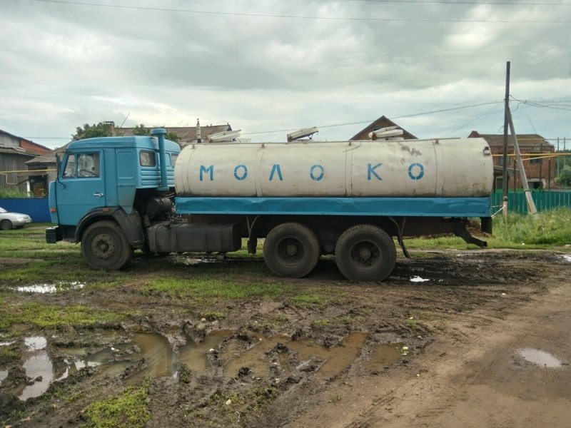 КАМАЗ молоковоз 1 43