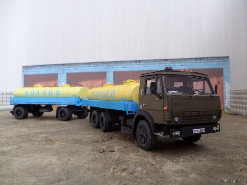 КАМАЗ 53212 молоковоз