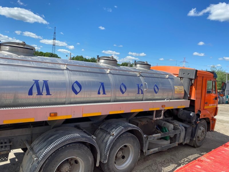 КАМАЗ 6520 молоковоз