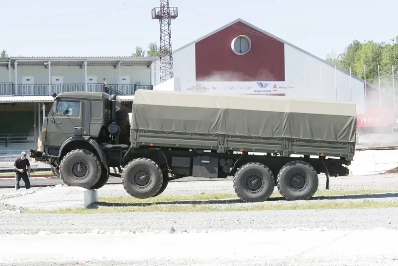 КАМАЗ 6560 8х8 военный