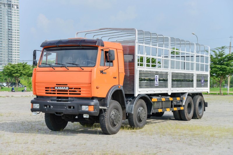 КАМАЗ 3310