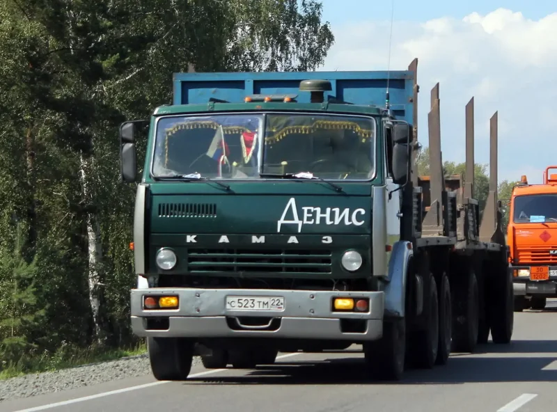 КАМАЗ 43 10 сбоку