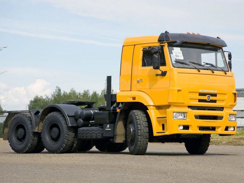 КАМАЗ-6460 седельный тягач