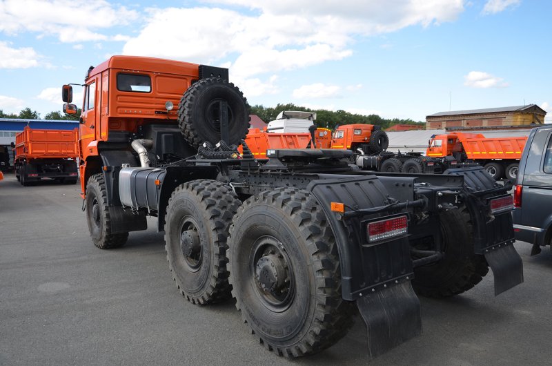 Тягач КАМАЗ 65221-6020-53