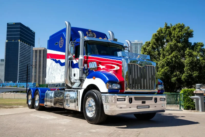 Грузовик Mack Optimus