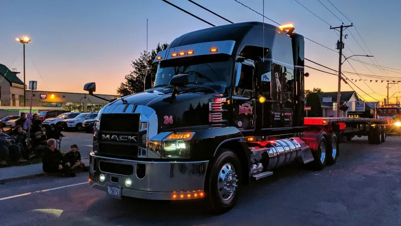 Mack Trucks Грузовики 2020