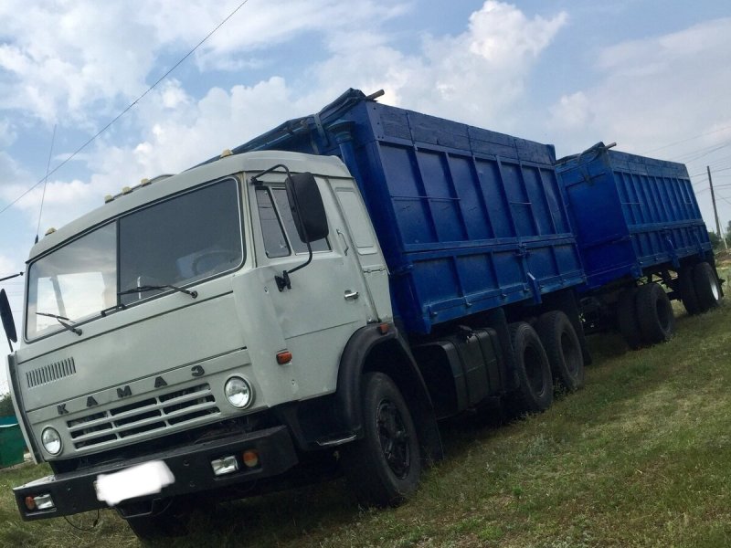 КАМАЗ белый 5320 зерновоз