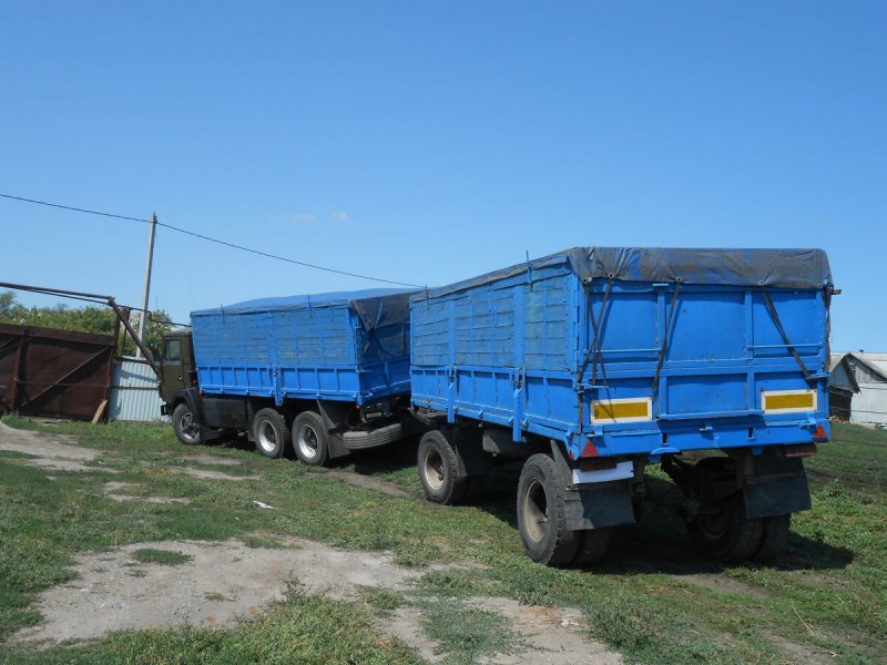 КАМАЗ 5320 зерновоз с прицепом