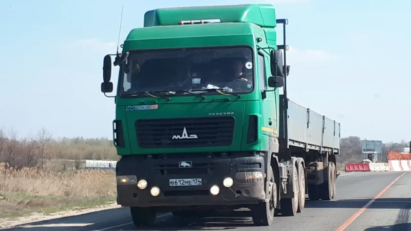 МАЗ 6430 самосвал