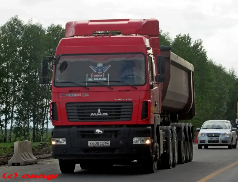 МАЗ 6430 самосвал