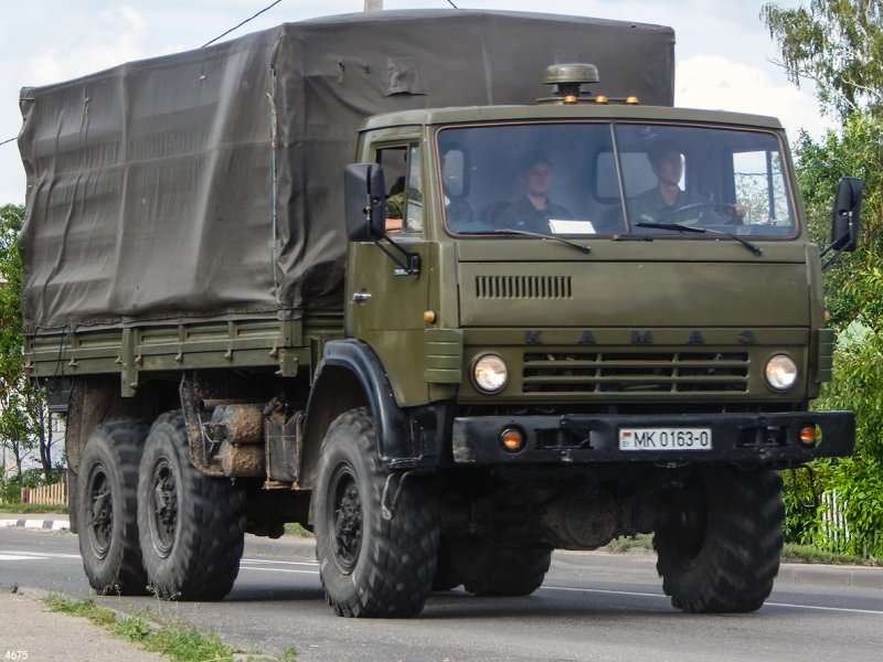 КАМАЗ 4310 сзади