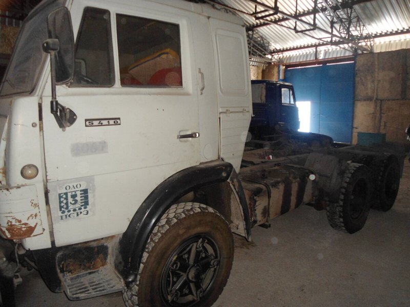 КАМАЗ 5410 серый