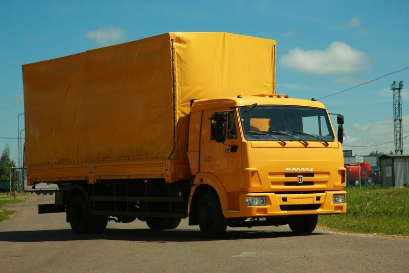 КАМАЗ 5320 желтый