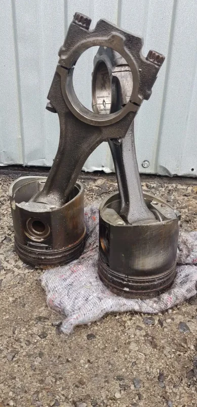 Шатун ISF 2.8 5257364