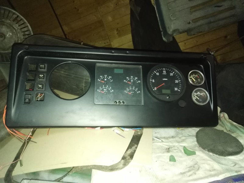 Приборная панель КАМАЗ 5350