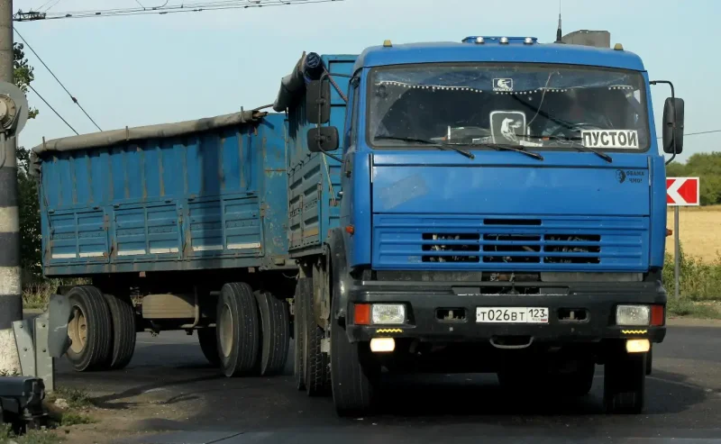 Грузовой самосвал КАМАЗ 65115