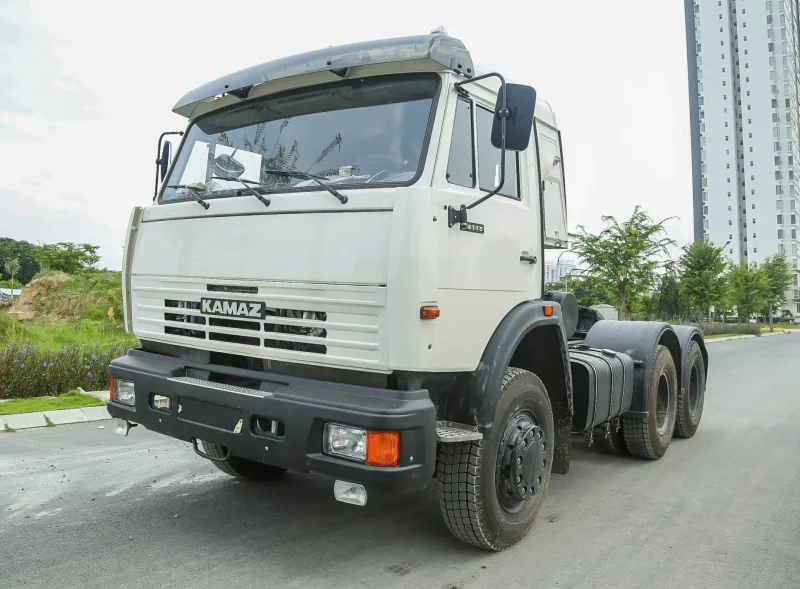 КАМАЗ-5460 седельный тягач