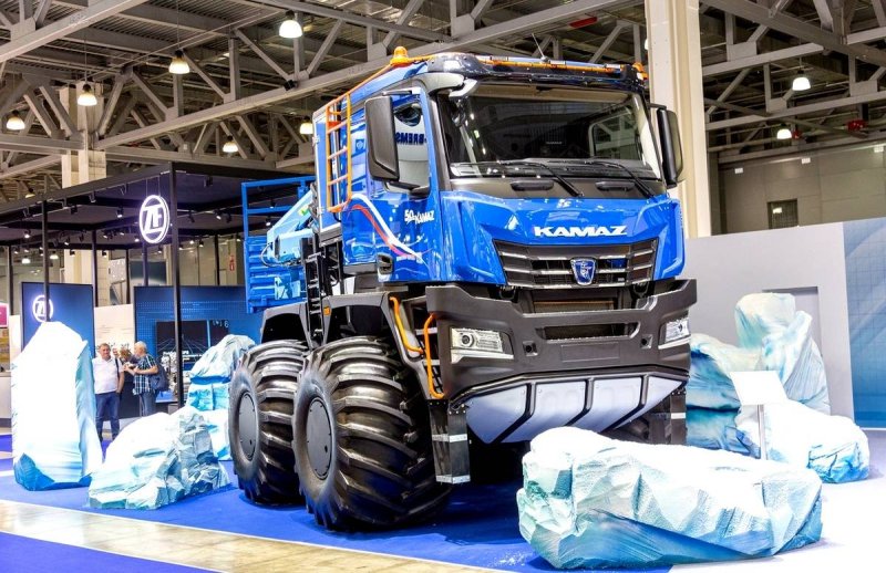 КАМАЗ Арктика 8х8