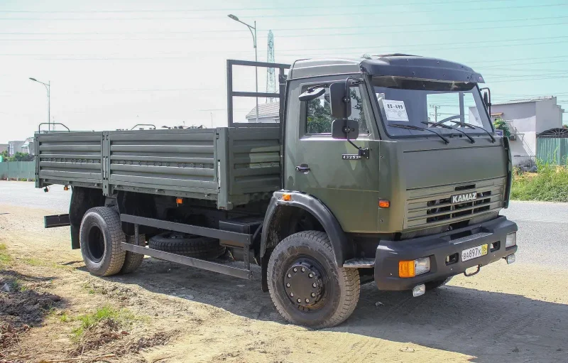 КАМАЗ двухосный бортовой 43253