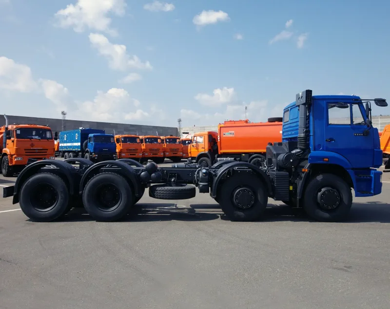 КАМАЗ 6520 самосвал белый
