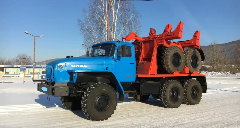 Урал 4320 трубовоз