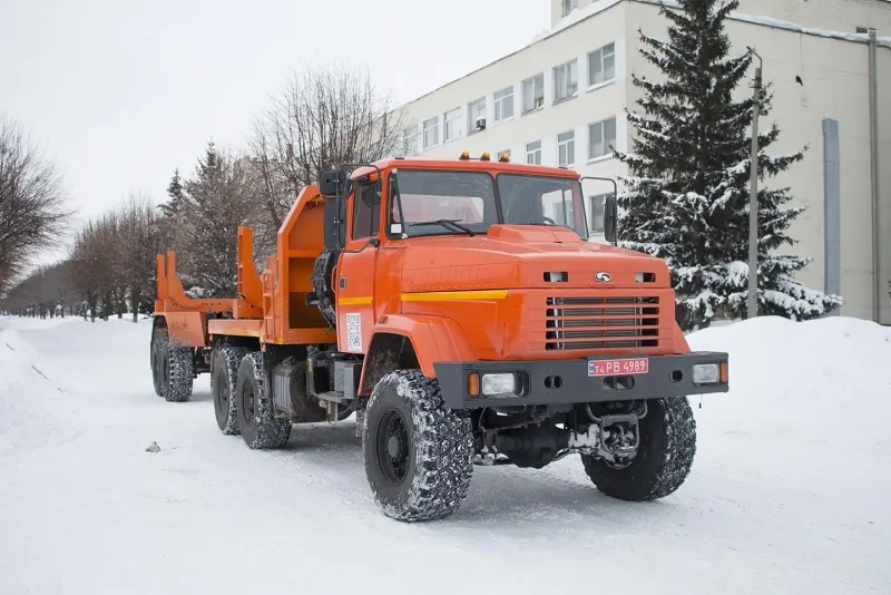 Урал 375 трубовоз