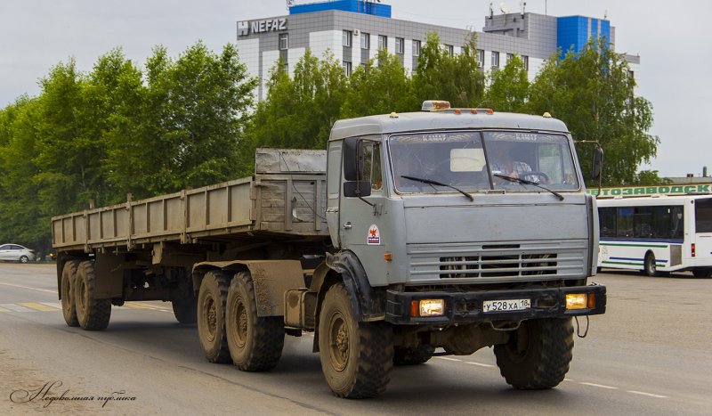 КАМАЗ 4310 тягач