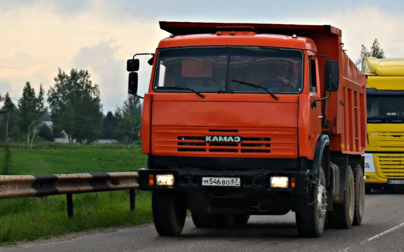 Грузовик КАМАЗ 65115