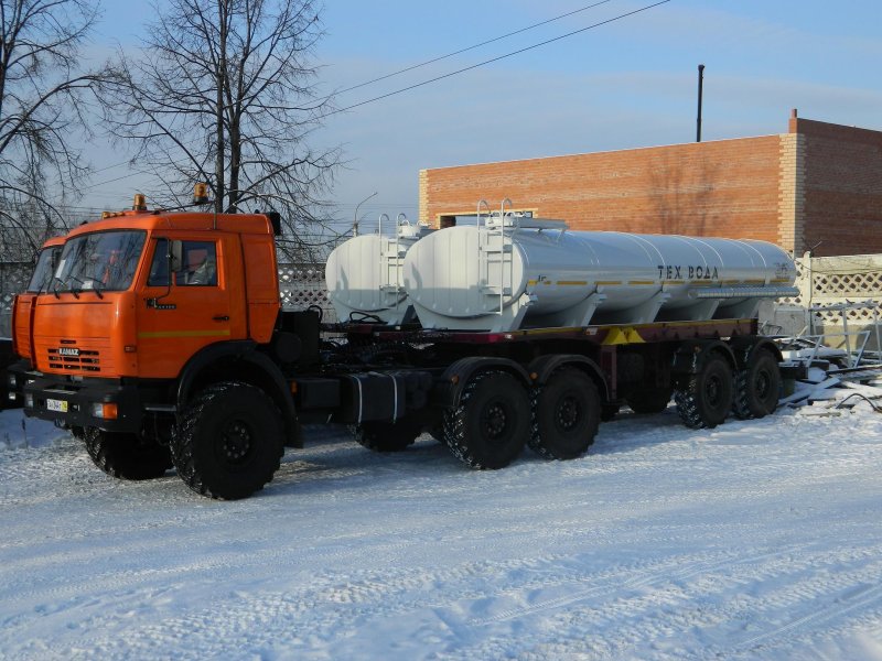 Урал 4420 с цистерной