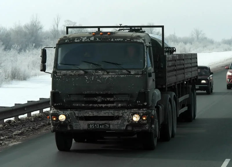 КАМАЗ 65117 армейский