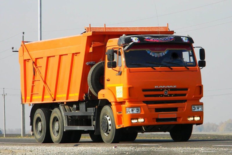 КАМАЗ 6520