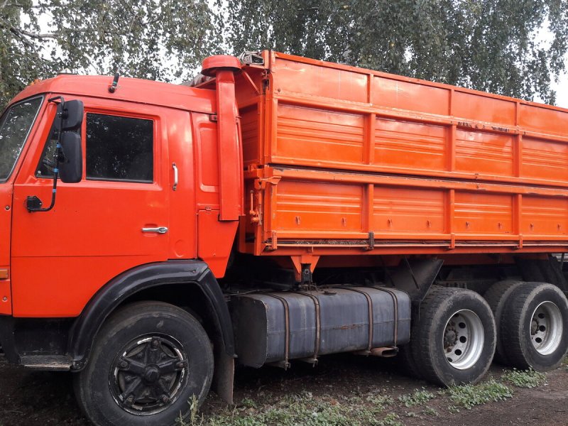Грузовой самосвал КАМАЗ 55102