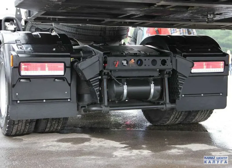 КАМАЗ 54901 сзади