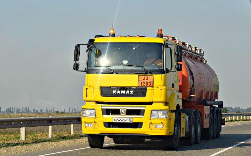 КАМАЗ 65206 Роснефть