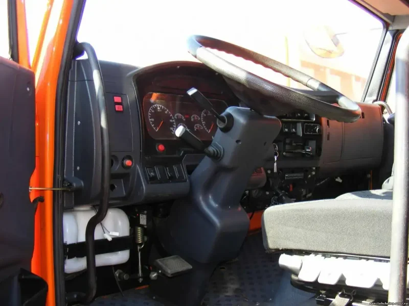 КАМАЗ 6520 кабина
