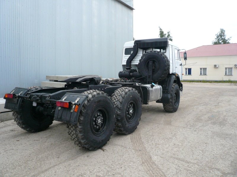 КАМАЗ-44108 седельный тягач