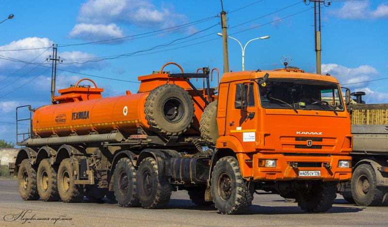 КАМАЗ-44108 седельный тягач