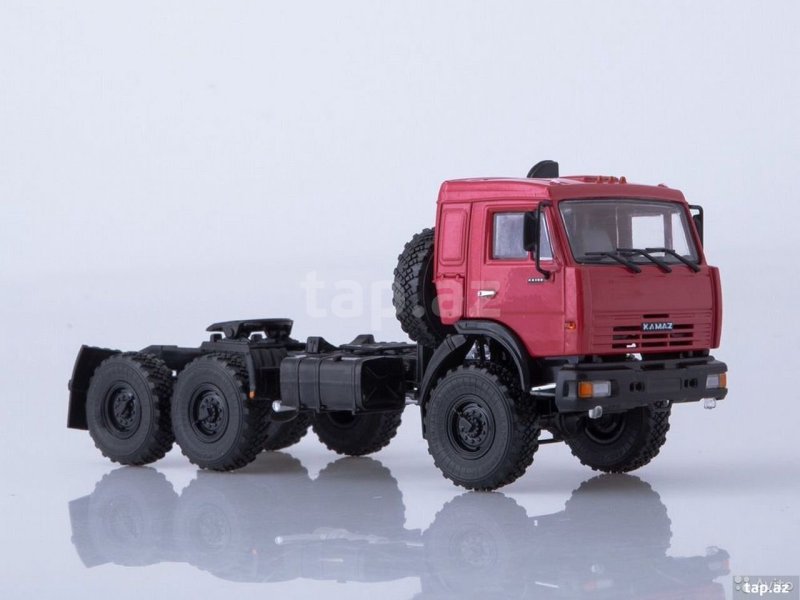 КАМАЗ-44108 седельный тягач