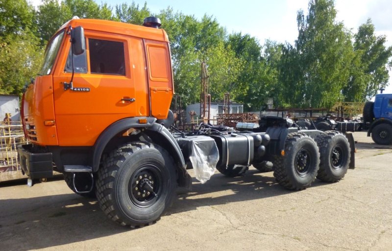 Седельный тягач КАМАЗ-44108-10