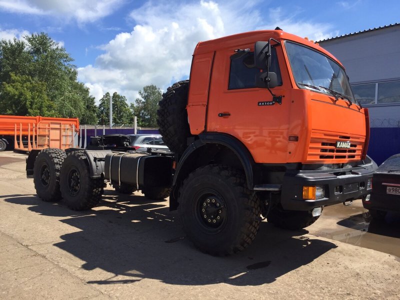 КАМАЗ 6х6 44108