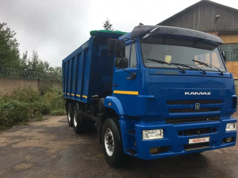 КАМАЗ 6520 синий